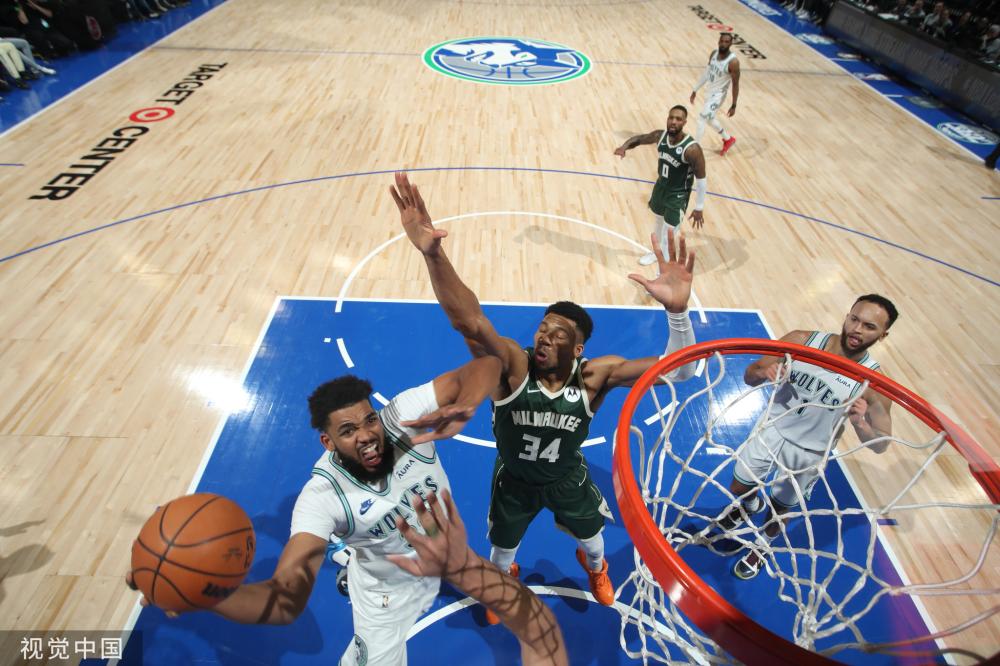 95后女生凭硬实力炸场 成为公园大叔们的健身教练 “她是一个比男孩子更厉害的女孩子”.