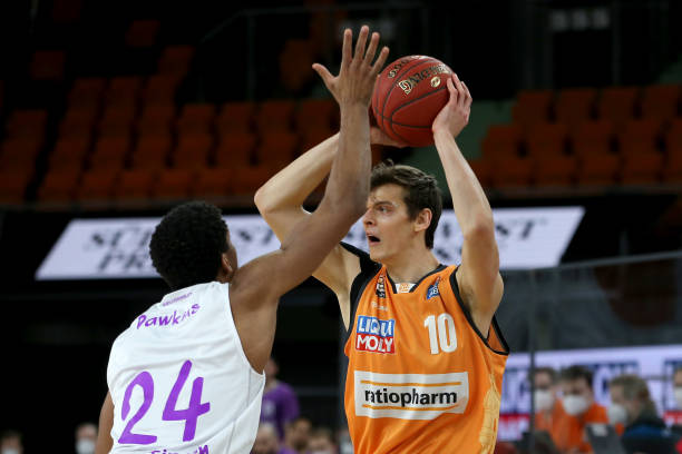 直落三局！蒯曼3-0横扫斯佐科斯 1／4决赛将对阵石洵瑶